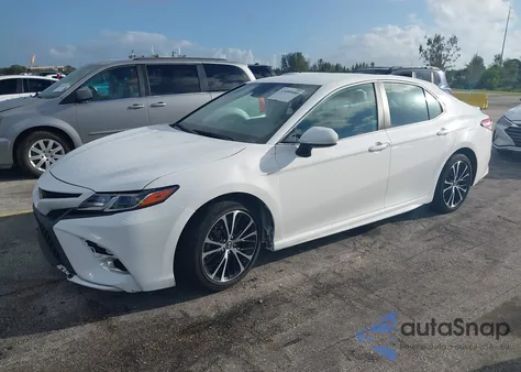 2020 Toyota Camry Se z USA, uszkodzony, nr VIN 4T1G11AK5LU356616